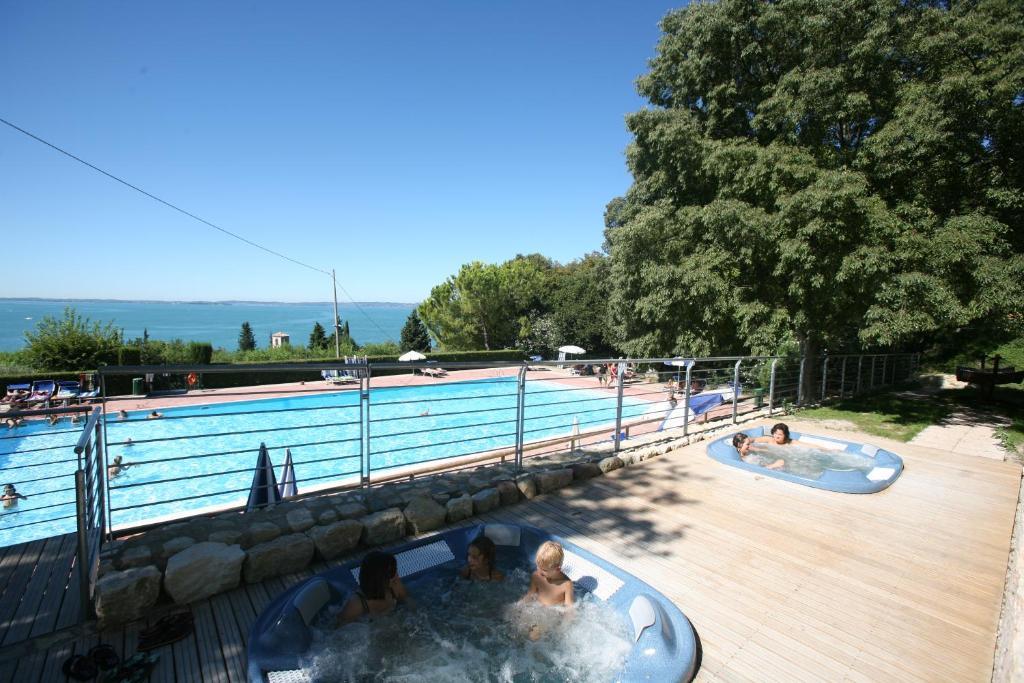 La Rocca Camping Village Bardolino Exterior photo